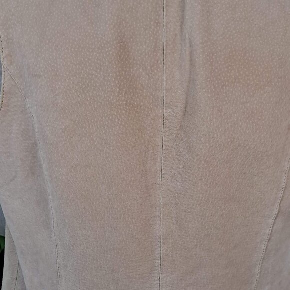 Coldwater Creek Size Medium Tan 100% Leather Vest Stamped Front Lined EUC - Picture 7 of 10